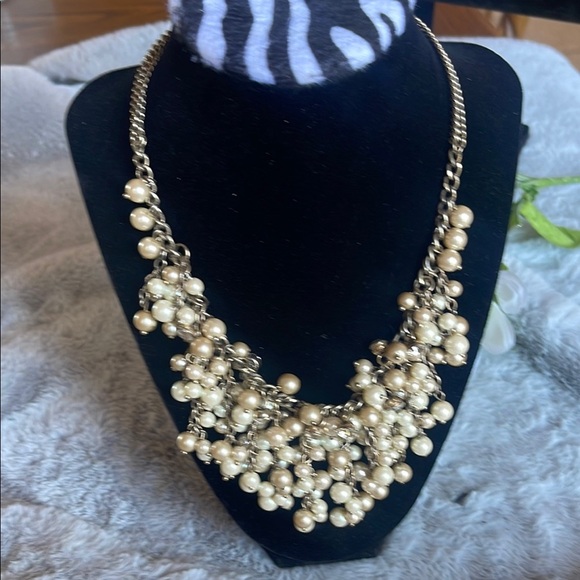 LOFT Gold and Cream Pearl Necklace - Picture 4 of 4